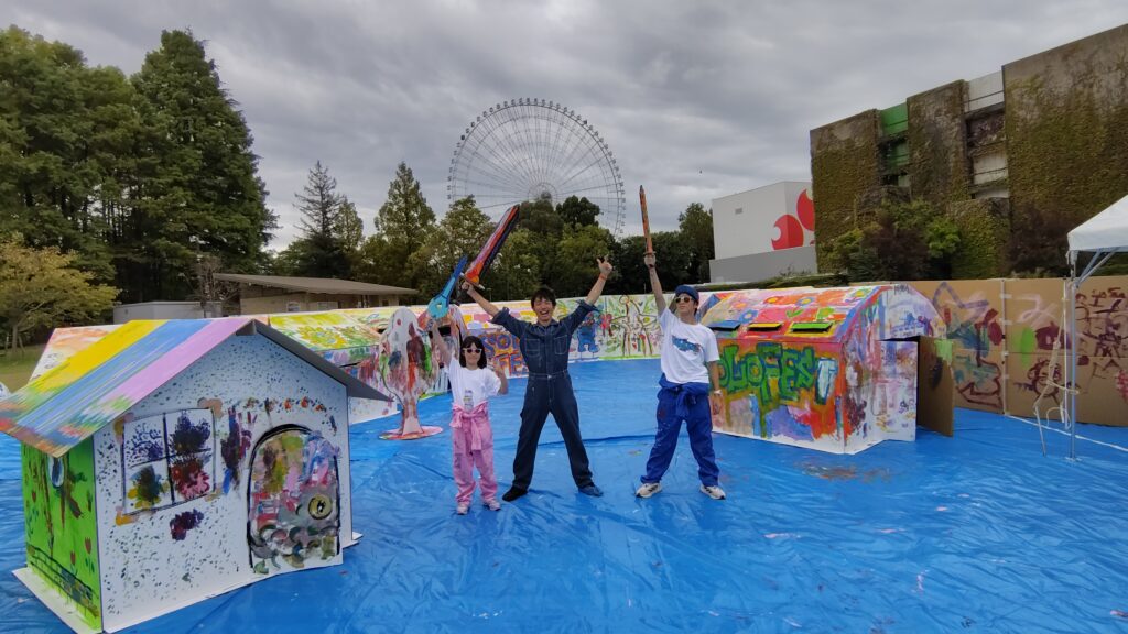 町と子どもアーティストと社長