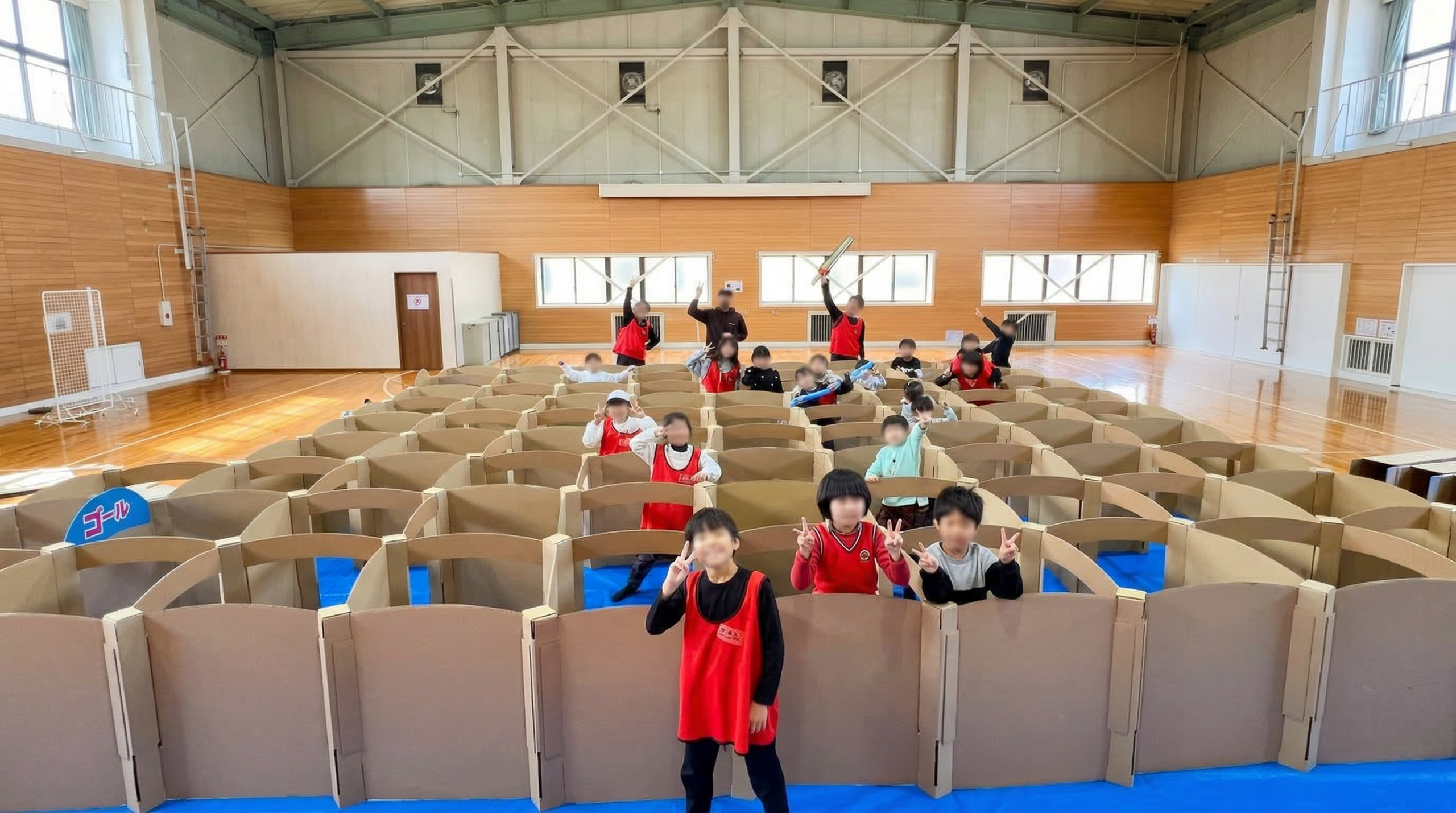 ダンボール迷路