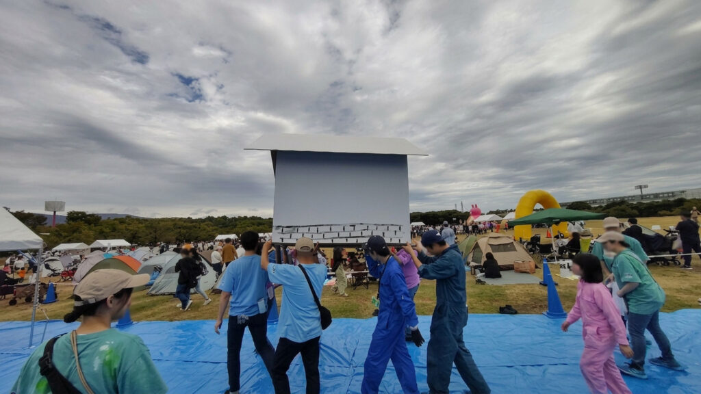 家を持ち上げて運びます