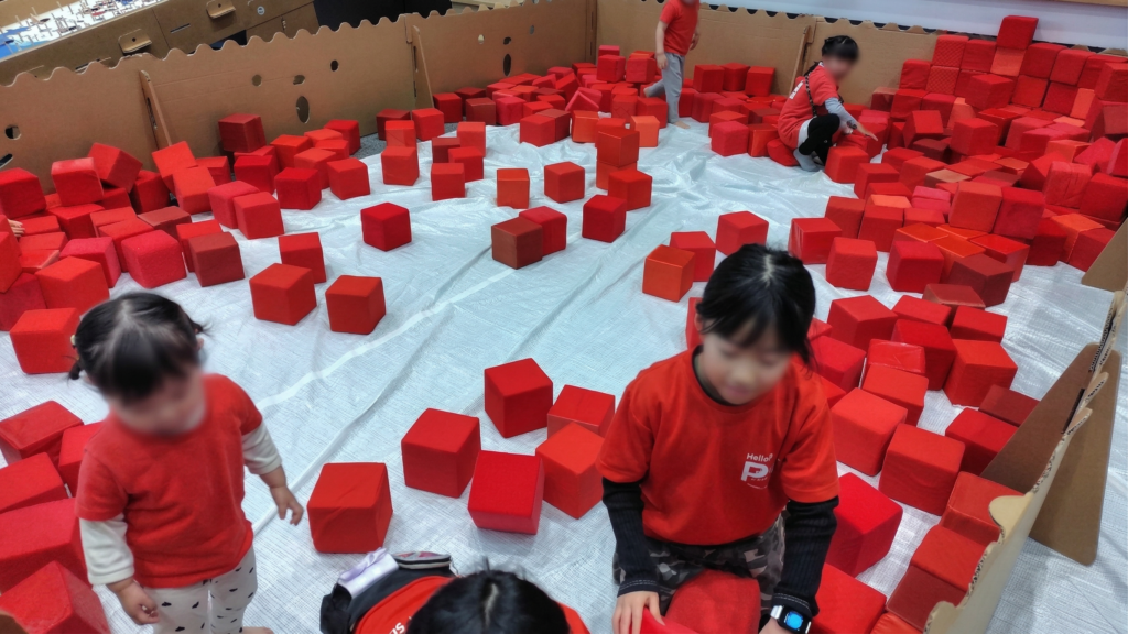 キューブクッションコーナー